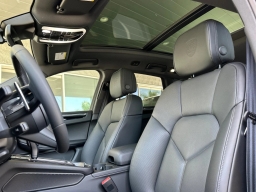 Porsche Macan Base AWD 2026