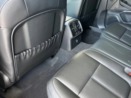 Porsche Macan Base AWD 2026