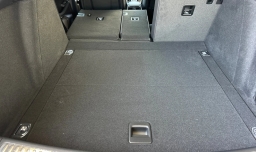 Porsche Macan Base AWD 2026