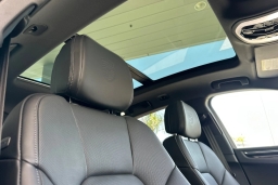 Porsche Macan Base AWD 2026