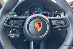 Porsche Macan Base AWD 2026