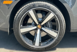 Porsche Macan Base AWD 2026