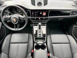 Porsche Macan T AWD 2026
