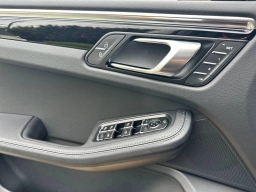 Porsche Macan T AWD 2026
