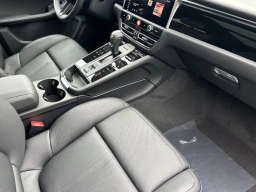 Porsche Macan T AWD 2026
