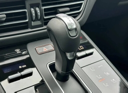 Porsche Macan T AWD 2026
