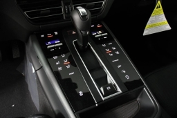 Porsche Macan T AWD 2026