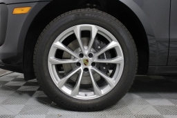 Porsche Macan T AWD 2026