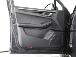 Porsche Macan T AWD 2026