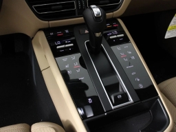 Porsche Macan T AWD 2026