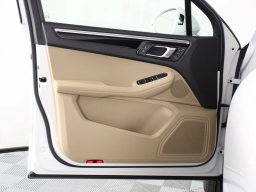 Porsche Macan T AWD 2026