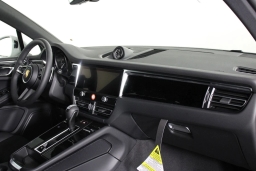 Porsche Macan T AWD 2026