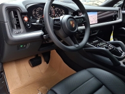 Porsche Cayenne Base AWD 2026