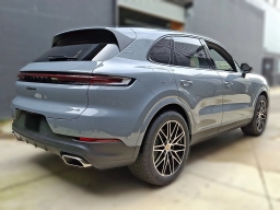 Porsche Cayenne Base AWD 2026