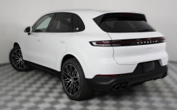 Porsche Cayenne Base AWD 2026