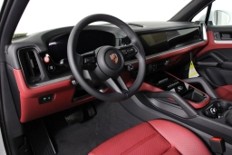 Porsche Cayenne Base AWD 2026