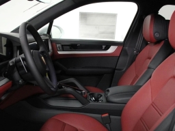 Porsche Cayenne Base AWD 2026