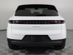 Porsche Cayenne Base AWD 2026