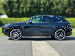 Porsche Cayenne Base AWD 2026