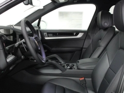 Porsche Cayenne Base AWD 2026