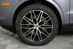 Porsche Cayenne Base AWD 2026