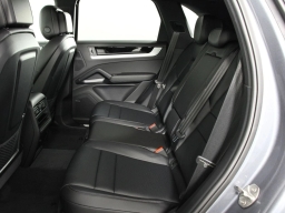 Porsche Cayenne Base AWD 2026