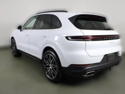 Porsche Cayenne Base AWD 2026