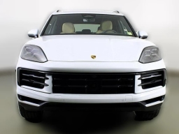 Porsche Cayenne Base AWD 2026