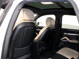 Porsche Cayenne Base AWD 2026