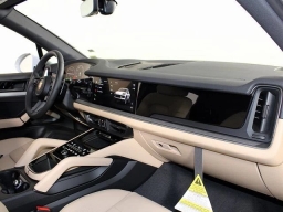 Porsche Cayenne Base AWD 2026