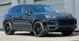 Porsche Cayenne Base AWD 2026