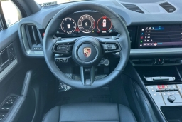 Porsche Cayenne Base AWD 2026