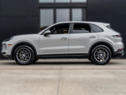 Porsche Cayenne Base AWD 2026