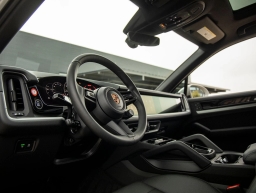 Porsche Cayenne Base AWD 2026