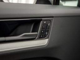 Porsche Cayenne Base AWD 2026