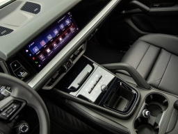 Porsche Cayenne Base AWD 2026