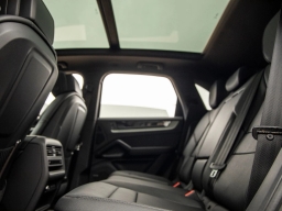 Porsche Cayenne Base AWD 2026