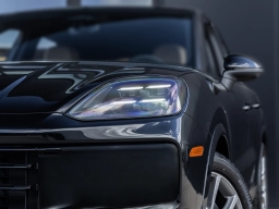 Porsche Cayenne Base AWD 2026