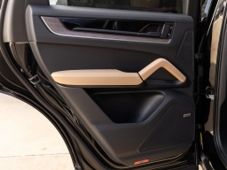 Porsche Cayenne Base AWD 2026