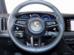 Porsche Cayenne Base AWD 2026