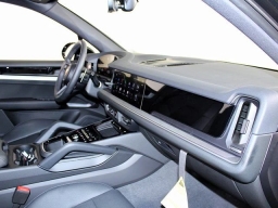 Porsche Cayenne Base AWD 2026