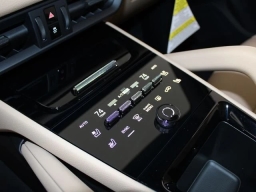 Porsche Cayenne Base AWD 2026