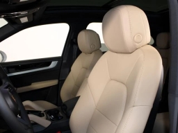 Porsche Cayenne Base AWD 2026