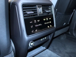 Porsche Cayenne Base AWD 2026