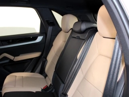 Porsche Cayenne Base AWD 2026