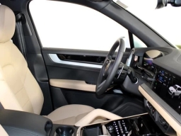 Porsche Cayenne Base AWD 2026