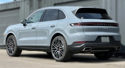 Porsche Cayenne Base AWD 2026