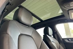 Porsche Cayenne Base AWD 2026