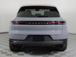 Porsche Cayenne Base AWD 2026