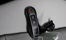 Porsche Cayenne Base AWD 2026